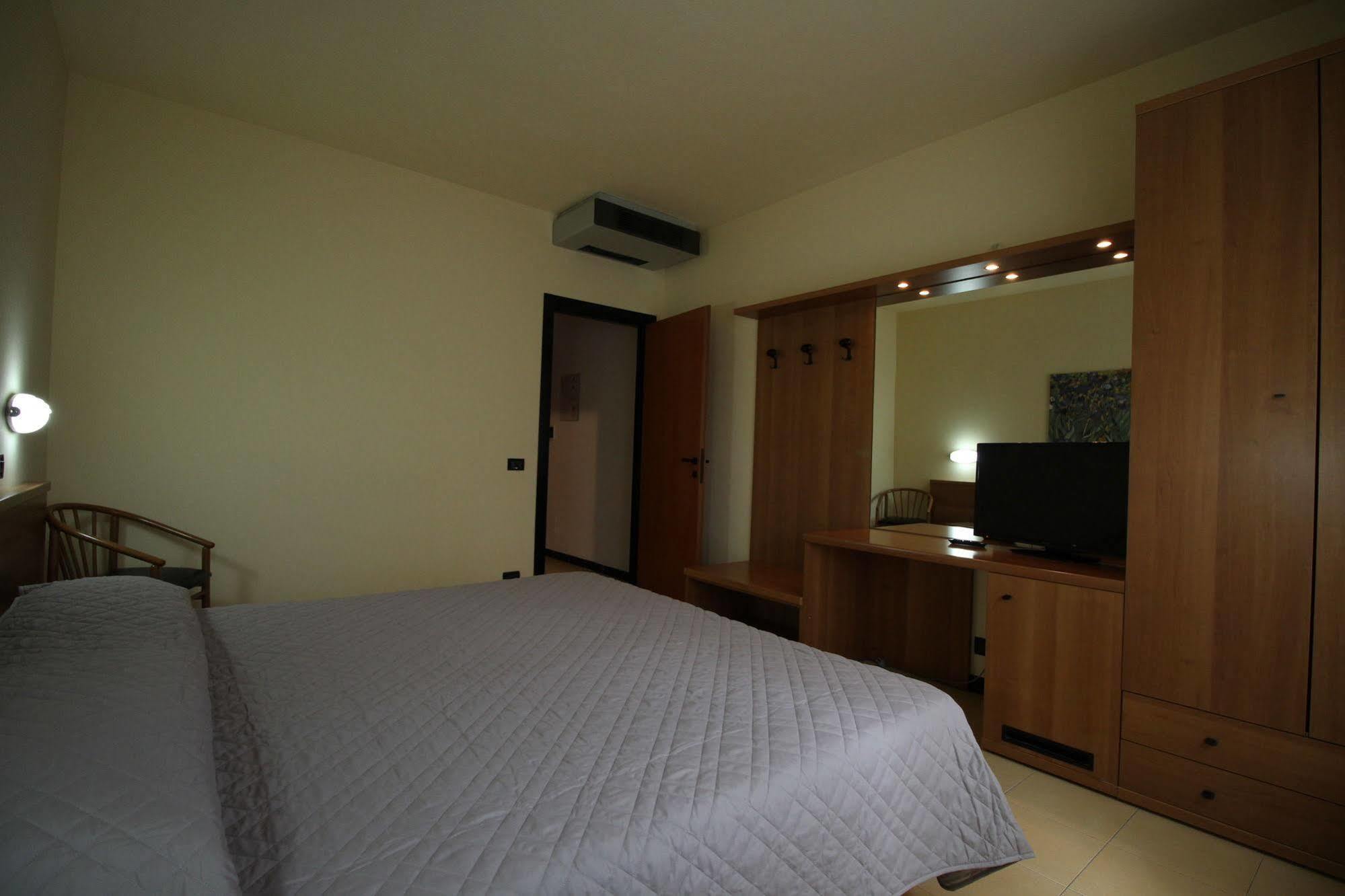 Hotel Italia Occhiobello Esterno foto