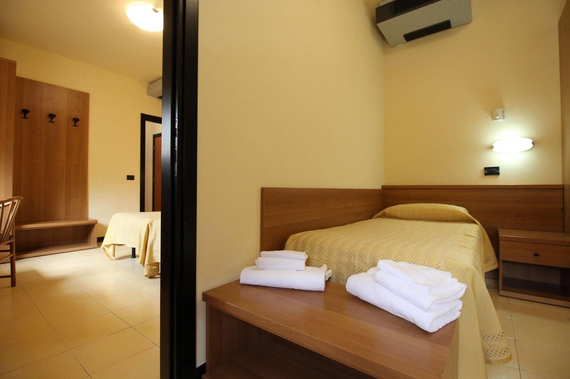 Hotel Italia Occhiobello Esterno foto